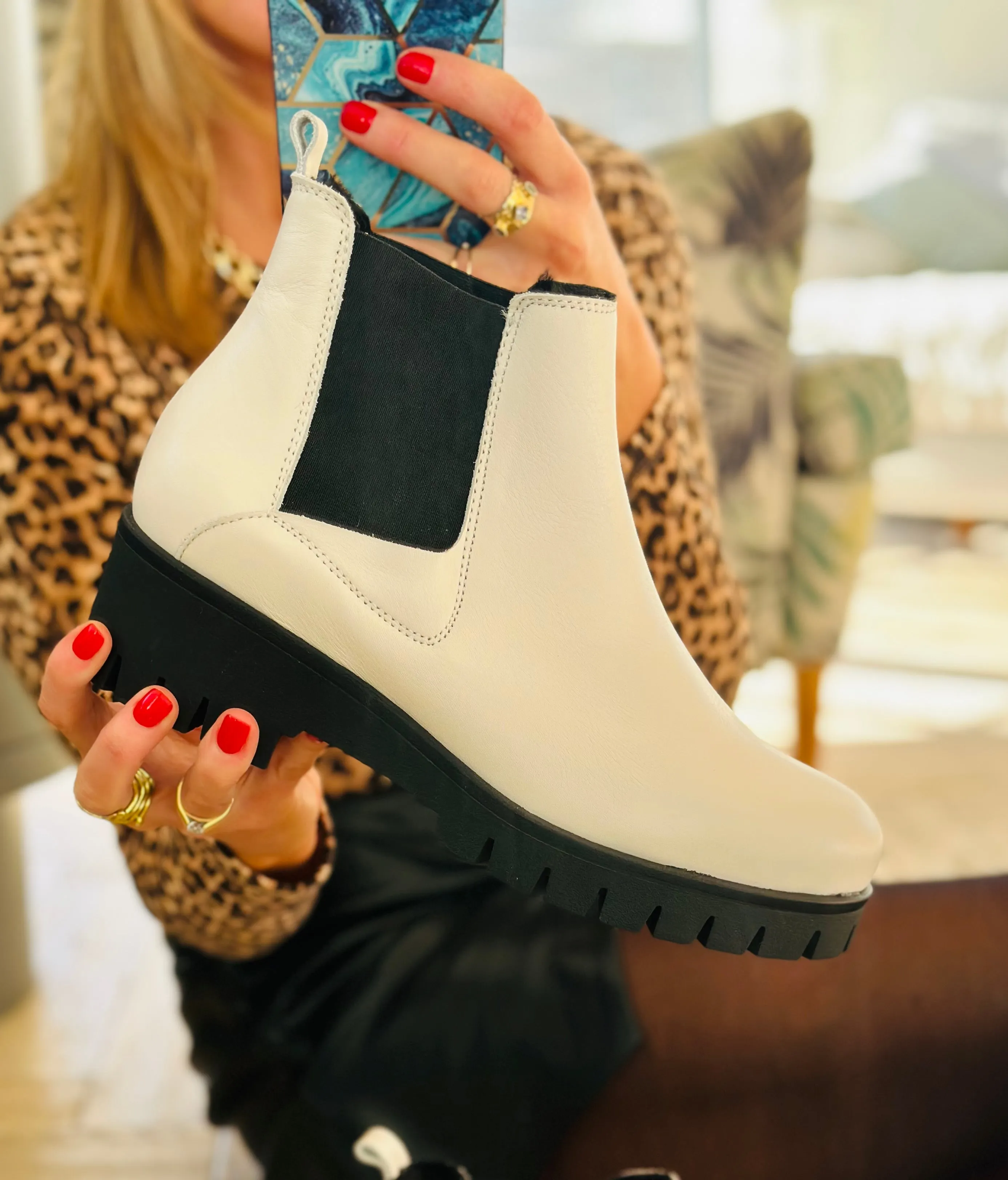 Sample Sale White Leather Sheepskin lined Boot size 40