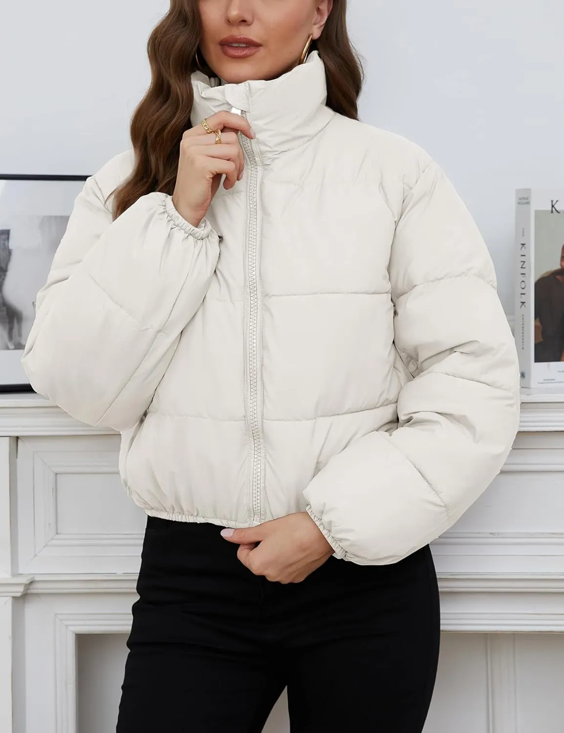 Wyeysyt Women's Cropped Puffer Jacket Winter Quilted Stand Collar Lightweight Outerwear Coats with Pockets